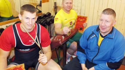 Laimėjo jėgos trikovės čempionate