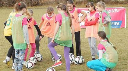 Merginų futbolas užkariauja Skaistgirį