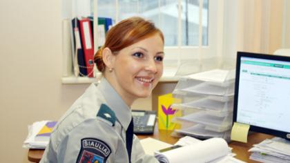 Kelių policijos pareigūnai tramdė triukšmadarį šeimoje