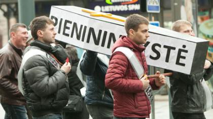Kelmiškiai protestavo prieš pieno ūkių žlugdymą