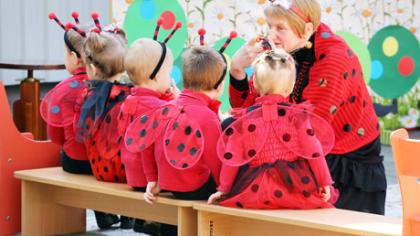 Kūdikių namuose vaikai laukė mamų ir tėčių