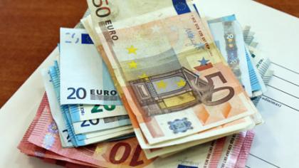 Politikų mandatai kainuoja tūkstančius eurų