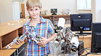 Devynmečio šiauliečio robotas nustebino net komisiją