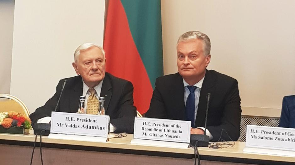 adamkaus konferencija