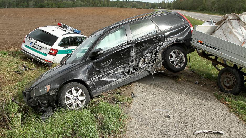 Policijos Automobilis Neissiteko Kelyje SiauliÅ³ Krastas