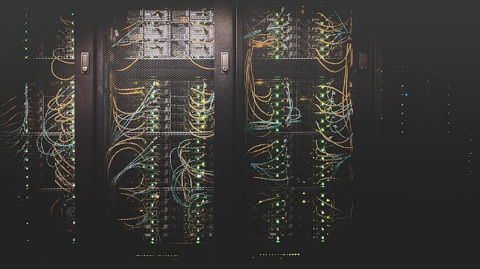 serveris serveris